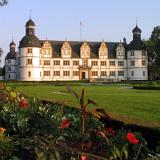 1201S 02 Schloss Neuhaus Mai 03